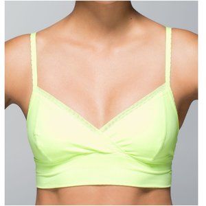 Lululemon Sports Bra Ujjayi Bra sports mint yellow size 6